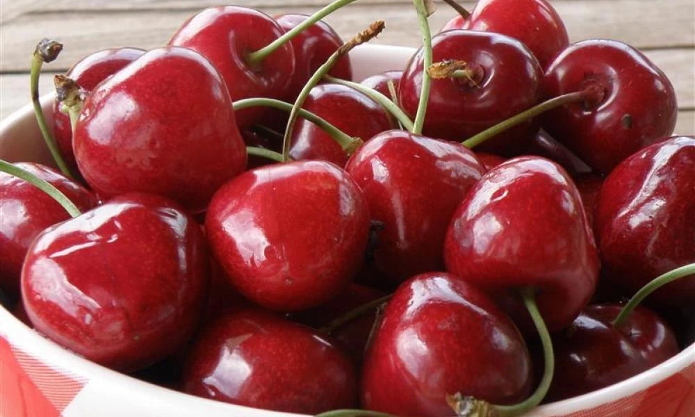 Τι συμβαίνει στον οργανισμό μας όταν τρώμε κεράσια